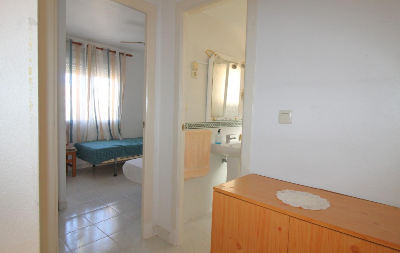Resale - Bungalow Planta Baja - Torrevieja - Aguas Nuevas