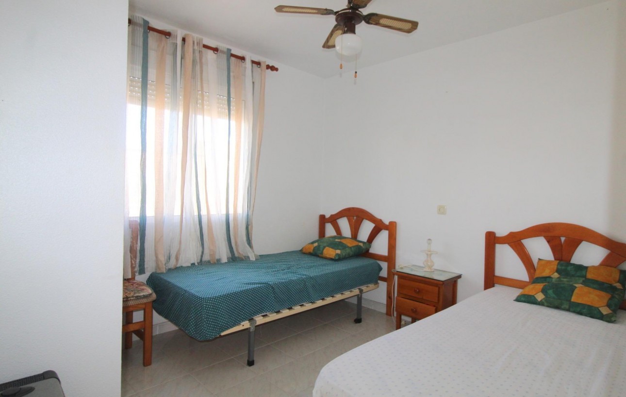 Resale - Bungalow Planta Baja - Torrevieja - Aguas Nuevas
