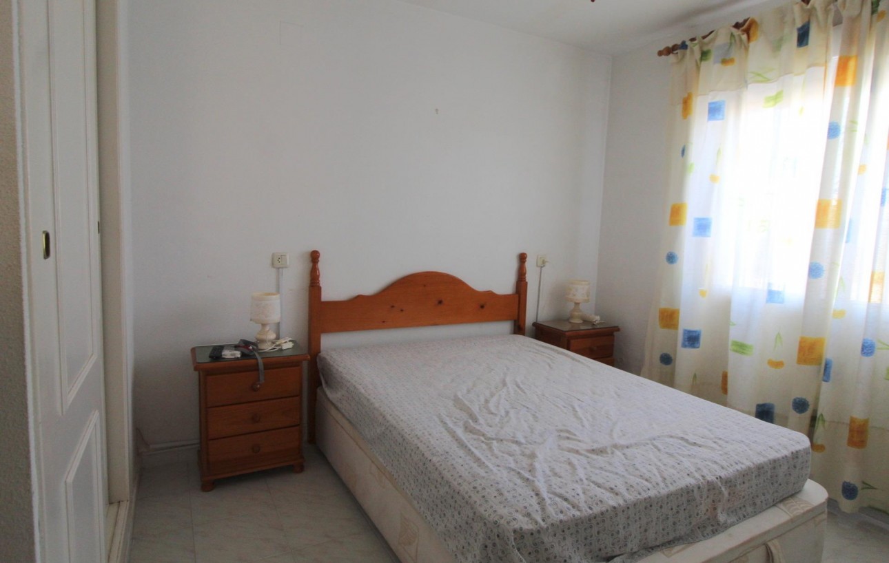 Resale - Bungalow Planta Baja - Torrevieja - Aguas Nuevas