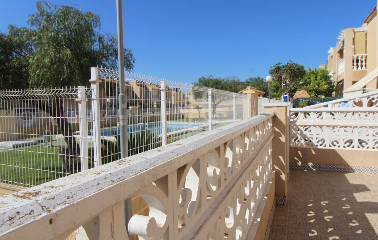 Resale - Bungalow Planta Baja - Torrevieja - Aguas Nuevas