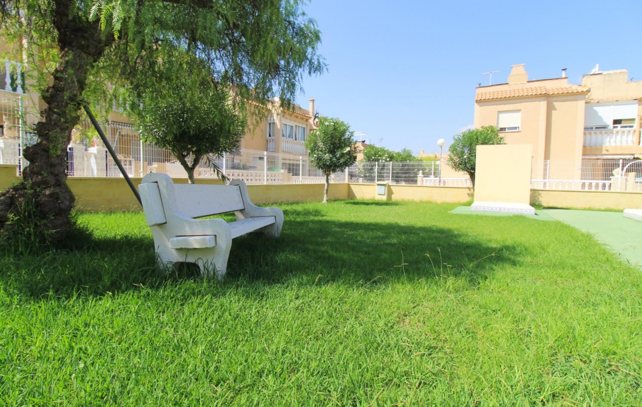 Resale - Bungalow Planta Baja - Torrevieja - Aguas Nuevas