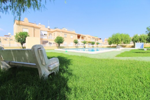 Resale - Bungalow Planta Baja - Torrevieja - Aguas Nuevas