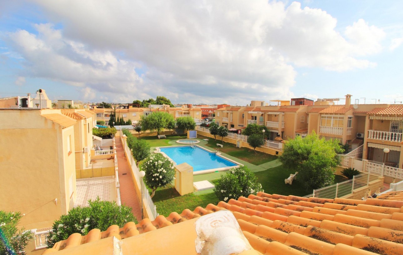 Resale - Bungalow Planta Baja - Torrevieja - Aguas Nuevas
